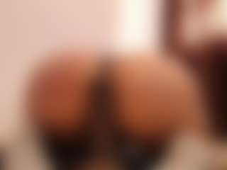 Live cam show with April-bowie - Squirt on Chatstar
