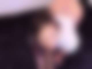 Live cam show with April-bowie - Brown Hair on Milfs Live