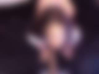 April-bowie MILF webcam performer live streaming
