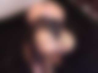 Live cam show with April-bowie - Fingering on Mixed Magazine Live