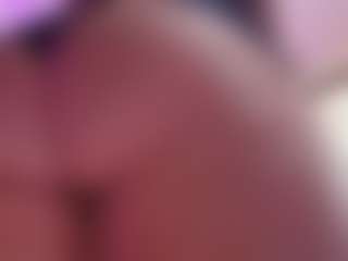 Live cam show with April-bowie - Spankass on Milfs Live