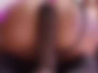 Live cam show with April-bowie - Toys on liverealitysex.com