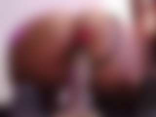 Live cam show with April-bowie - BBW on fapnchat