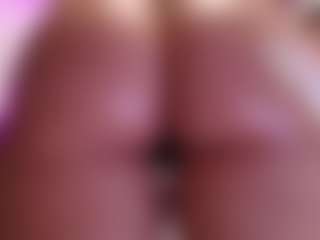 Live cam show with April-bowie - Fetish MILF on Free Soda