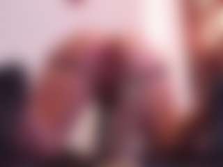 Live cam show with April-bowie - Striptease MILF on Camsoda