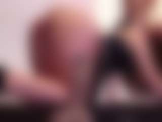 Live cam show with April-bowie - Dildo Or Vibrator MILF on Camsoda