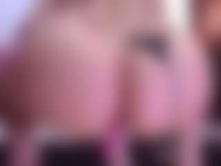 April-bowie MILF webcam performer live streaming
