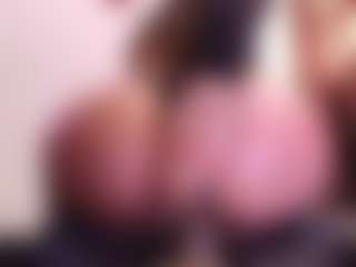 Live cam show with April-bowie - HD MILF on Dolls Live