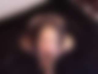 Live cam show with April-bowie - Skinny on CamClone
