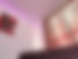 Live cam show with April-bowie - Striptease on Uber Horny