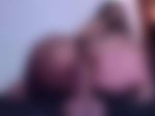 April-bowie MILF webcam performer live streaming