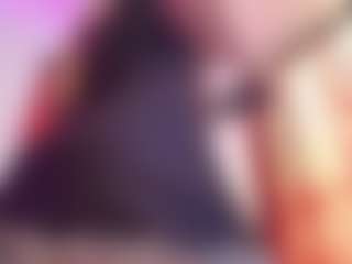 April-bowie MILF webcam performer live streaming