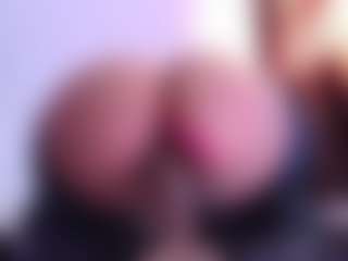 Live cam show with April-bowie - Latina on Camsoda | colombia