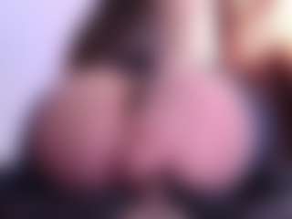 Live cam show with April-bowie - Athletic Bedroom on SinfulBabes