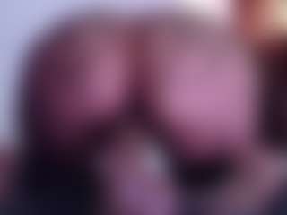 Live cam show with April-bowie - Skinny MILF on Milfs Live