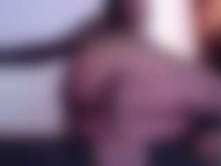 Live cam show with April-bowie - Fingers on Gym Cam Girls