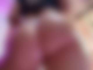 Live cam show with April-bowie - Bedroom Brown Hair on CamClone