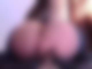 Live cam show with April-bowie - Spank BBW on Camsoda