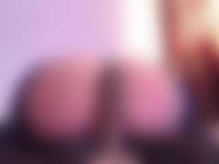 Live cam show with April-bowie - Athletic on TastyBlacksLive