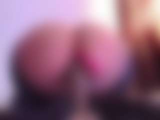 Live cam show with April-bowie - Full Nudity on Camsoda