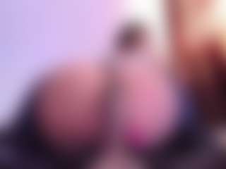 Live cam show with April-bowie - Lovense Middle Aged on ObeyMaria
