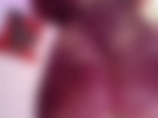 Live cam show with April-bowie - Athletic on hotwifechat.live