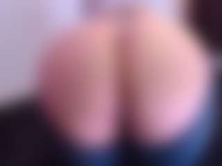 Live cam show with April-bowie - Toys Middle Aged on eurowanks.com