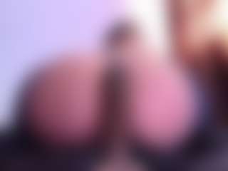 Live cam show with April-bowie - Ass Bouncing on Camsoda