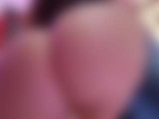 Live cam show with April-bowie - Toys Middle Aged on Camsoda