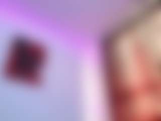 Live cam show with April-bowie - Brown Hair MILF on Camsoda