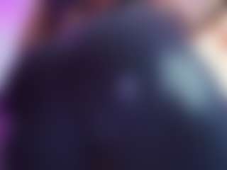 Live cam show with April-bowie - Athletic Middle Aged on camwithhim.com