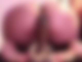 Live cam show with April-bowie - Striptease MILF on Camsoda