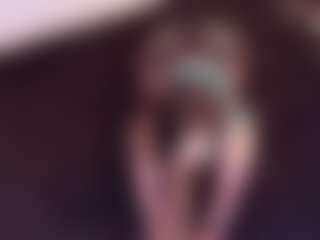 April-bowie MILF webcam performer live streaming