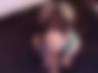 April-bowie MILF webcam performer live streaming