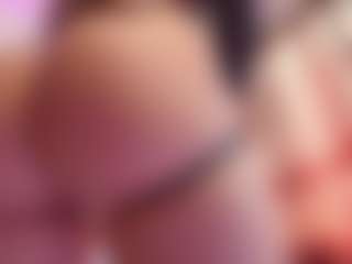 Live cam show with April-bowie - Strip Brown Hair on Gym Cam Girls