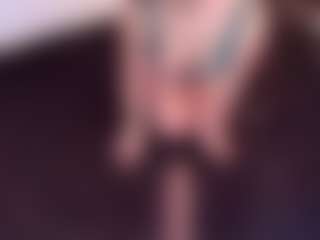 Live cam show with April-bowie - Ass Clapping on Camsoda