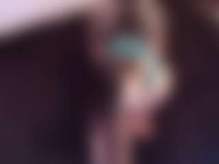 Live cam show with April-bowie - Lovense Middle Aged on Camsoda