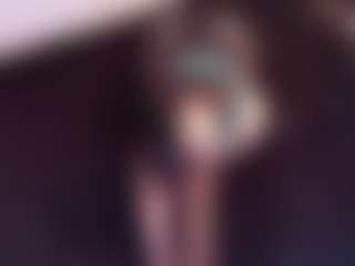 Live cam show with April-bowie - Athletic Middle Aged on Camsoda
