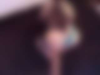 Live cam show with April-bowie - Dildo Or Vibrator MILF on Sweet Sext