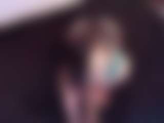 Live cam show with April-bowie - Curvy Middle Aged on Mixed Magazine Live