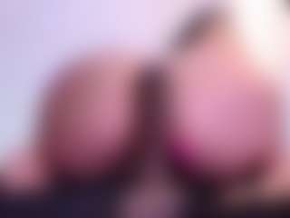 Live cam show with April-bowie - Curvy Middle Aged on madthumbs