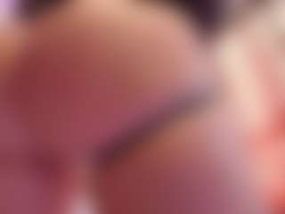Live cam show with April-bowie - Bedroom on Nude Chat * 1 On 1 Webcam Sex * Live Cam Show