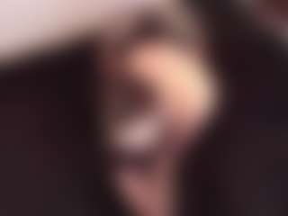 Live cam show with April-bowie - Brown Hair MILF on Camsoda Late Night