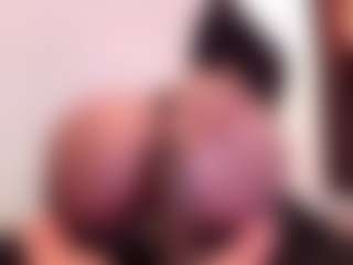 Live cam show with April-bowie - Striptease MILF on Camsoda