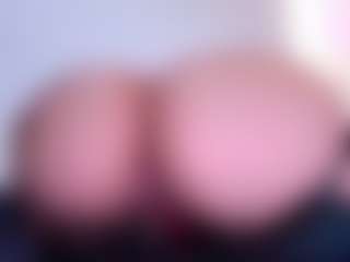 Live cam show with April-bowie - Athletic Big Ass on Uber Horny