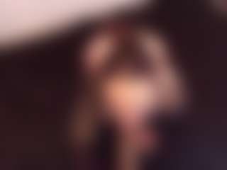 Live cam show with April-bowie - Full Nudity on Livezox