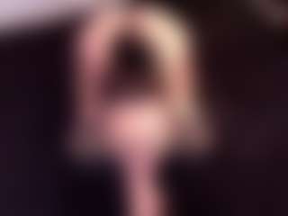 Live cam show with April-bowie - Fetish on alttransgirls