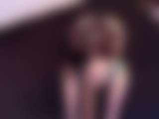 Live cam show with April-bowie - Fingering MILF on Porn Luv