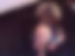 Live cam show with April-bowie - Fetish Brown Hair on LiveSexCams6