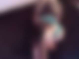 Live cam show with April-bowie - Full Nudity on madthumbs
